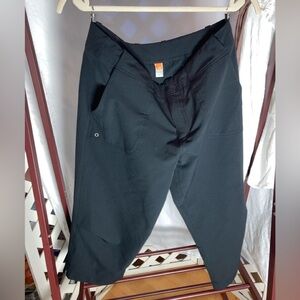 Lucy sz M black nylon hiking capris